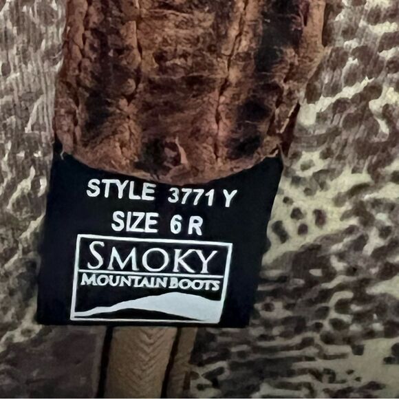 Women Smokey mountain boots style 3771 pattern Rosette, Brown Distress Sz 6 NWOT - Picture 3 of 16
